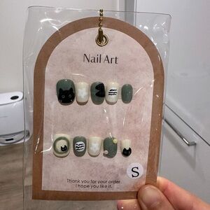 Press-On Nails Set – Brand New